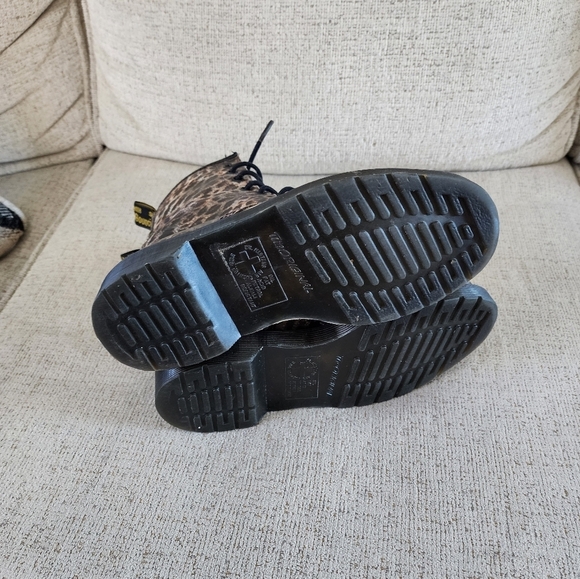 Dr. Marten Leopard Print Lace Up Leather Boots Women's Size 5 - Picture 11 of 11